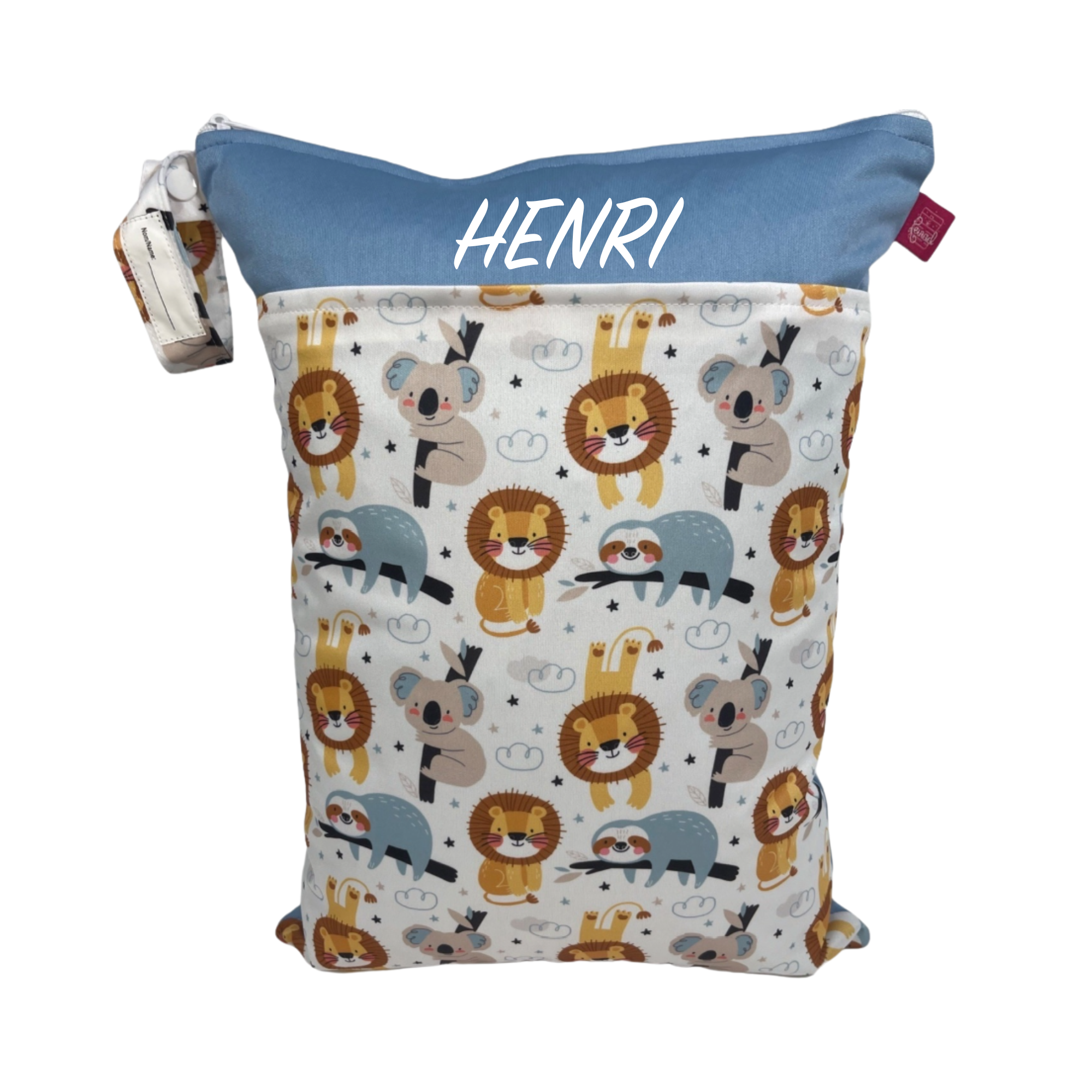 Wetbag mit Dschungelmotiv für Kita – Löwe, Koala & Faultier auf weißem Grund, mit blauem Rückteil