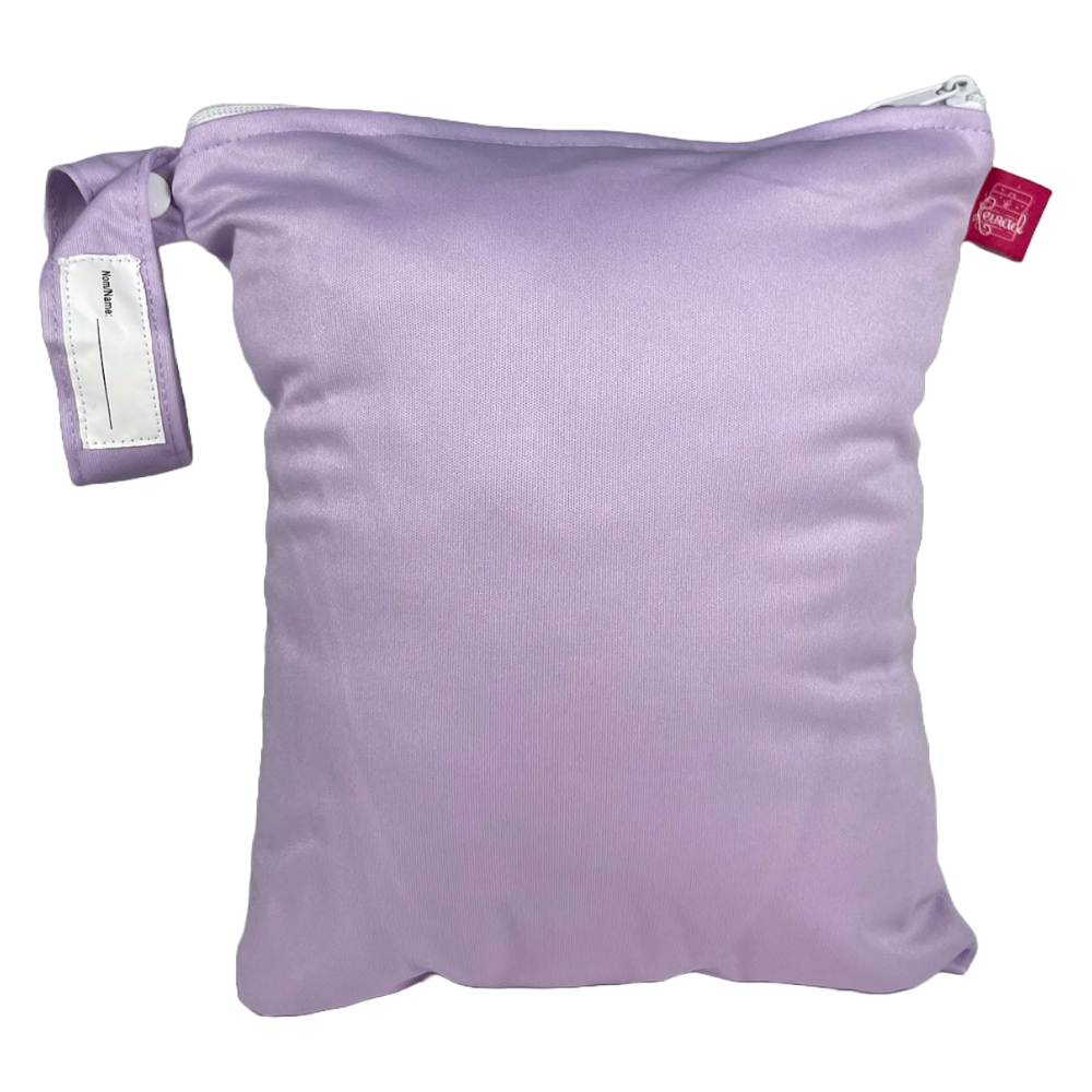 Wetbag Größe M in hellem Violett – diskreter Beutel mit Reißverschluss und einem Nassfach für Periodenunterwäsche und Hygieneprodukte